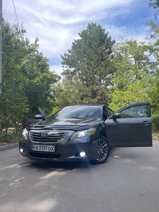 Продам Toyota camry