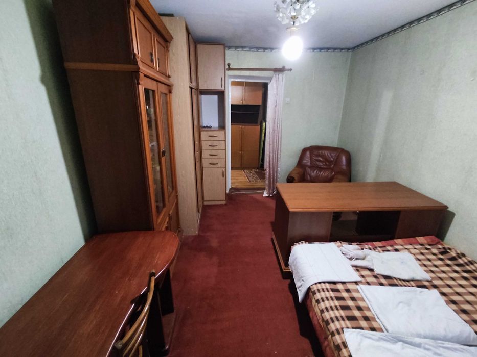 2к центр, цегла, не кутова, сер. поверх, розді кімнати!