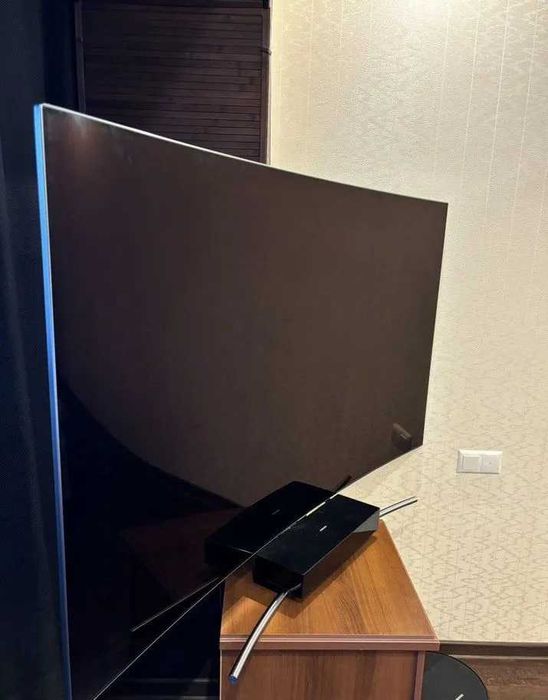 Телевизор Samsung 65Q8C (65 дюймов - 165 см)