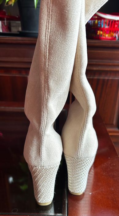 Botas com Cunha e cano alto