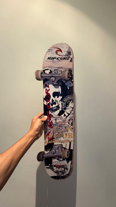 Rip Curl skate poster realístico de cartão