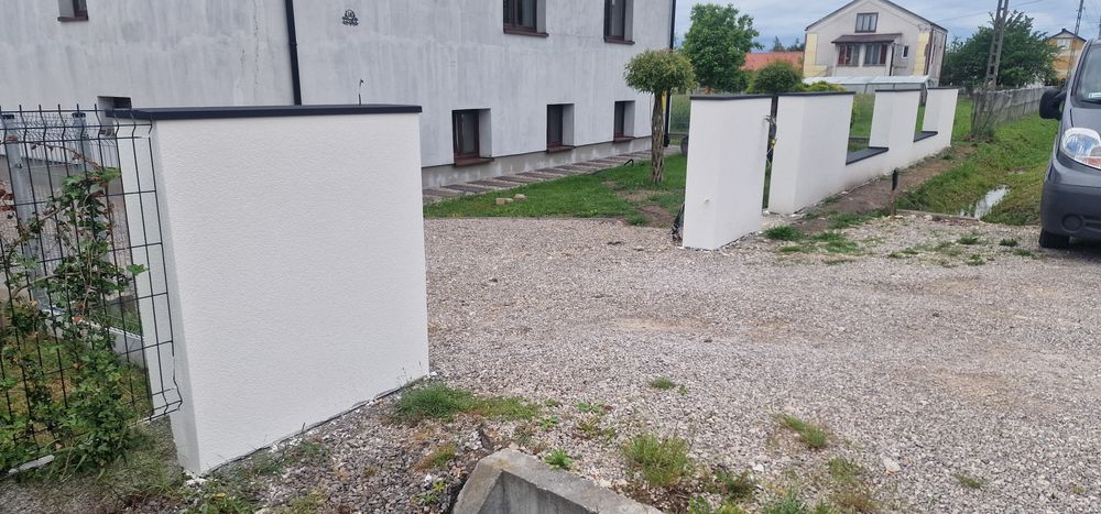 Obróbki daszki grodzeniowe, Attyka