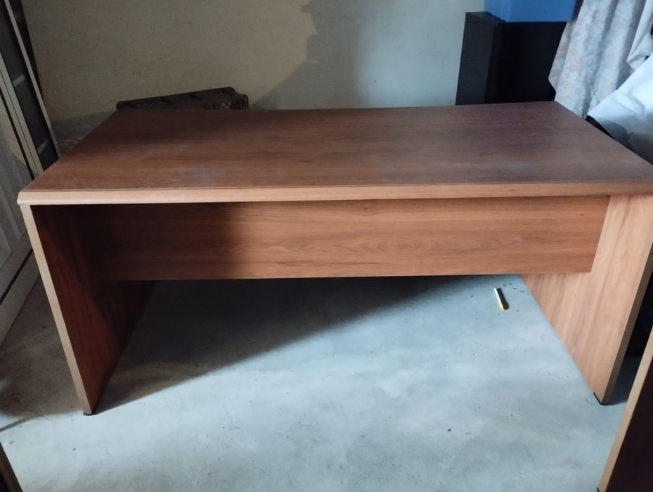 Secretária de escritório, cor cerejeira, com 2 módulos e 2 gavetas