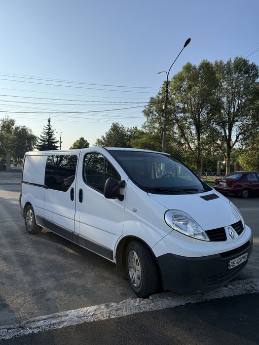 Продам бус Рено Трафик