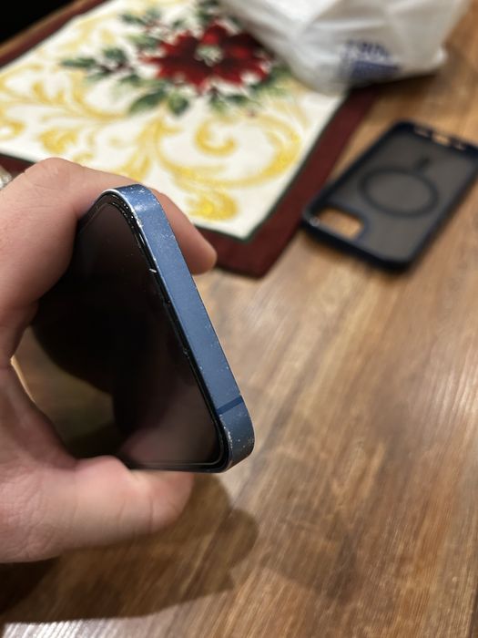 iPhone 13 niebieski