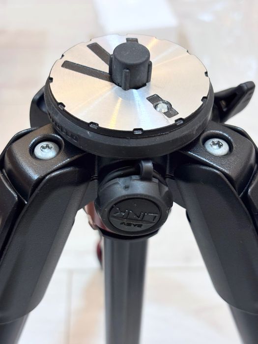 Manfrotto 190 Go! MT190GOA4US — новий професійний штатив, Made in Italy