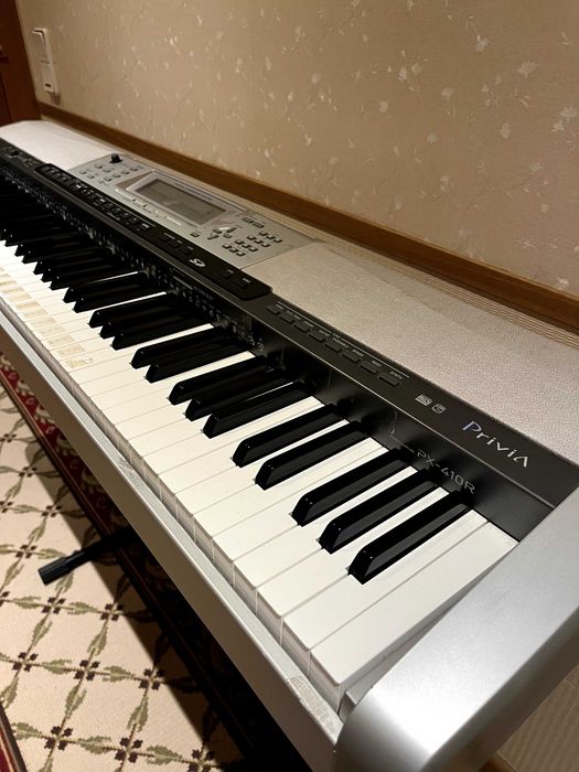 Piano Digital - Casio Privia PX-410R (com suporte e pedal)