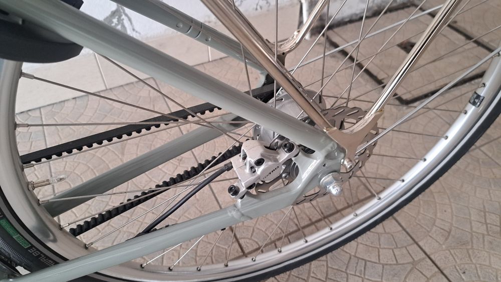 Bicicleta elétrica praticamente nova