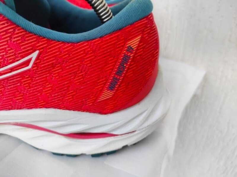 Мужские кроссовки для бега Mizuno Wave Inspire 19 р. 42.5-43