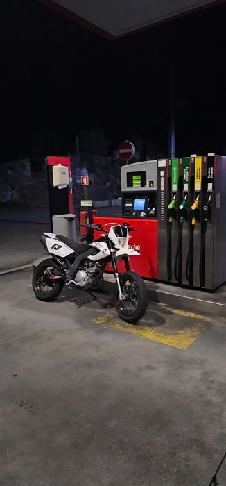 mota supermotard 125cc