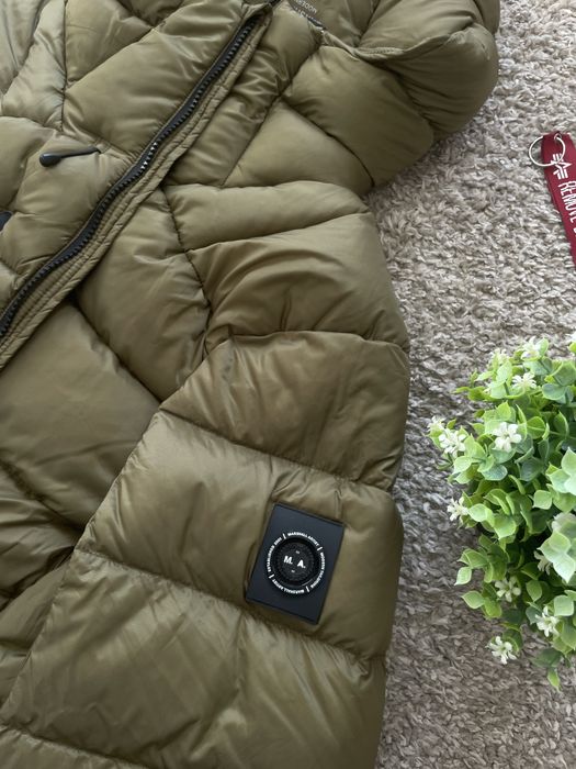 Пуховик від бренду Marshall Artist