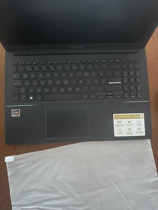 Portatil Asus VivoBook Go 15 E1504FA-R57BLHDPS1
