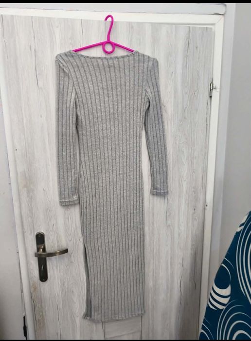Szara sukienka prążkowana XS