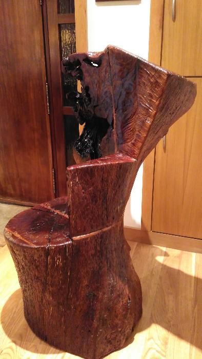 Banco esculpido em tronco de azinheira