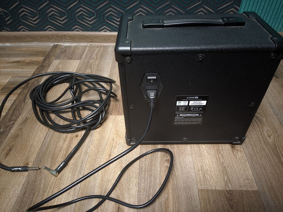 Продам комплект Електрогітара + комбопідсилювач