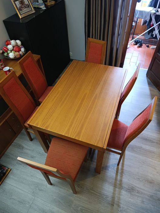 Mesa + 6 cadeiras