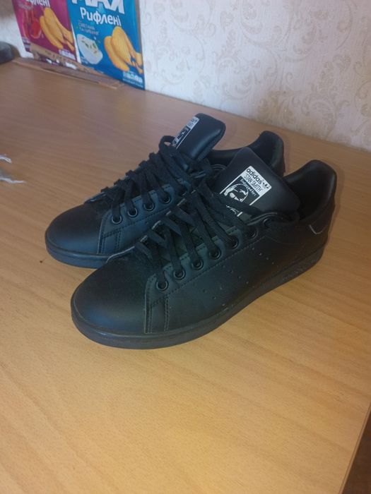 Культовые кроссовки Adidas Stan Smith (Triple Black) — Полностью черные / Кожа. Розмер  38.5