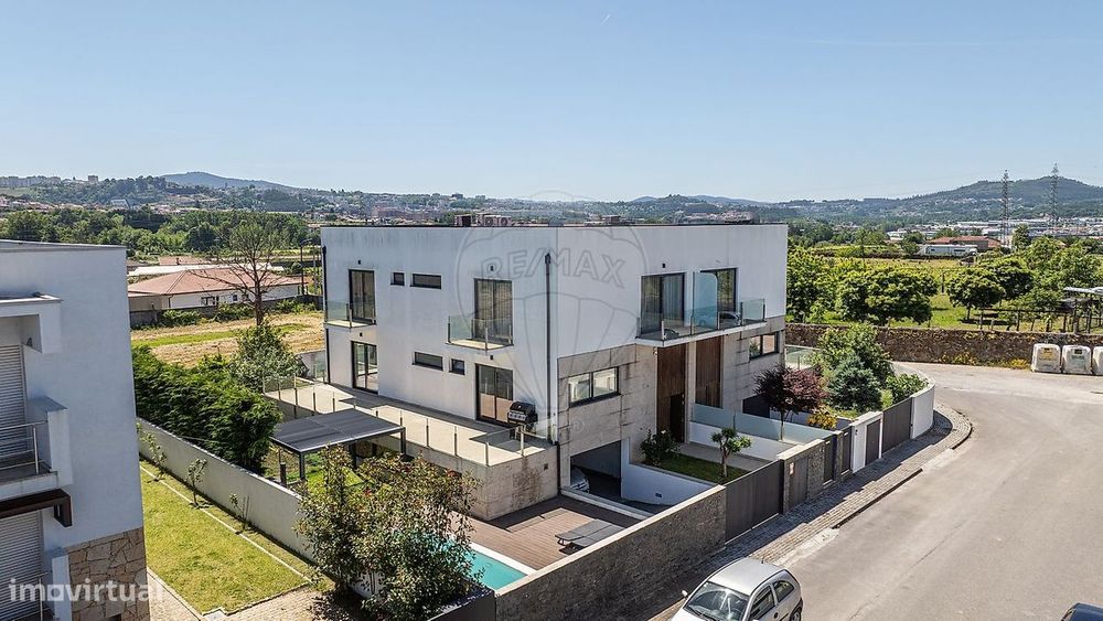 Moradia T4 para venda