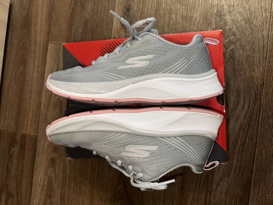 Кросівки Skechers для дівчинки р. 37