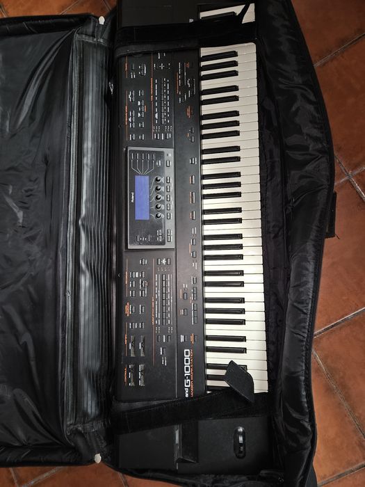 Teclado Roland G-1000