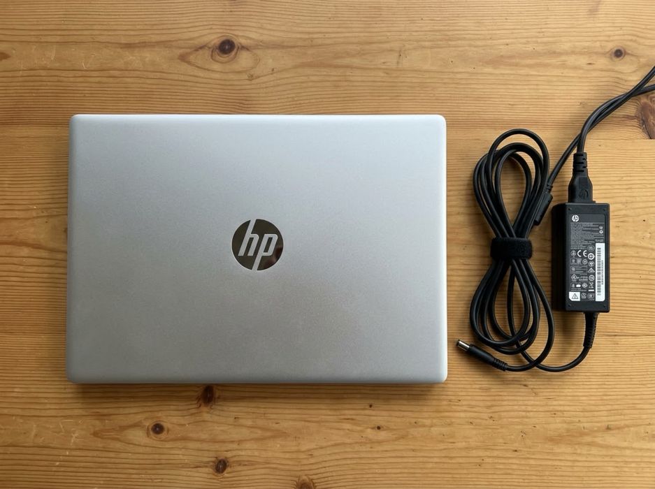 Portátil HP 15.6" Rápido com SSD | Intel i5 8ª Gen / 8GB RAM / SSD 256GB / Gráfica Dedicada
