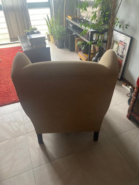 Sofá antigo em bom estado