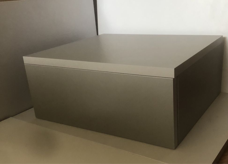 Навісна тумбочка, приліжкові тумбочки