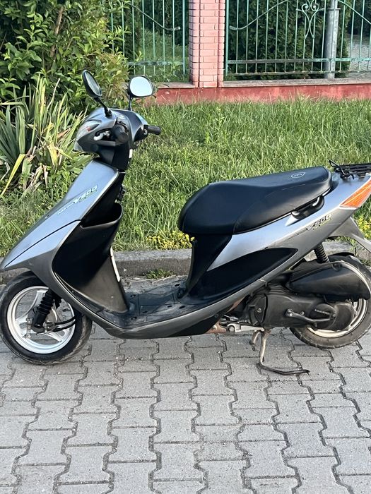 Suzuki address v50