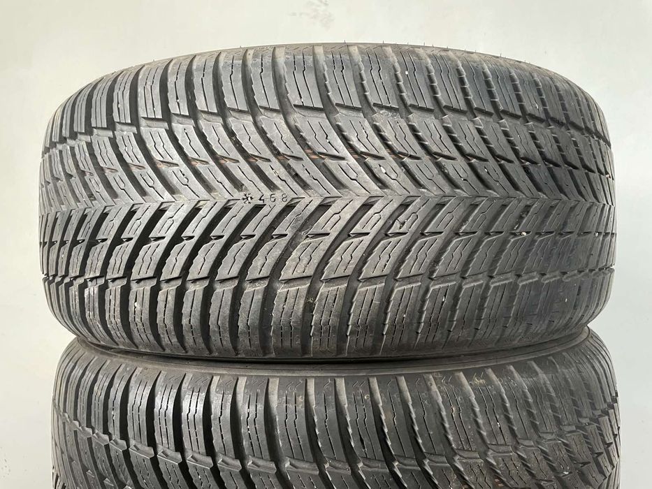 Практично нові всесезонні шини Nokian 235/45 R18 (8мм)