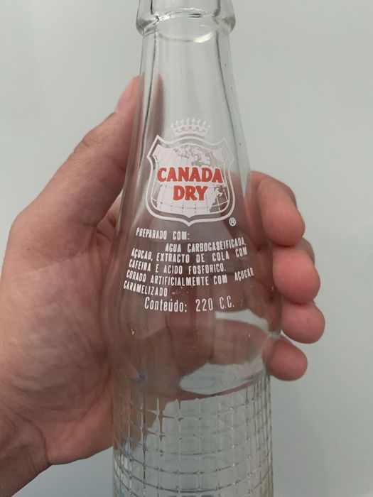 Garrafas da canada dry