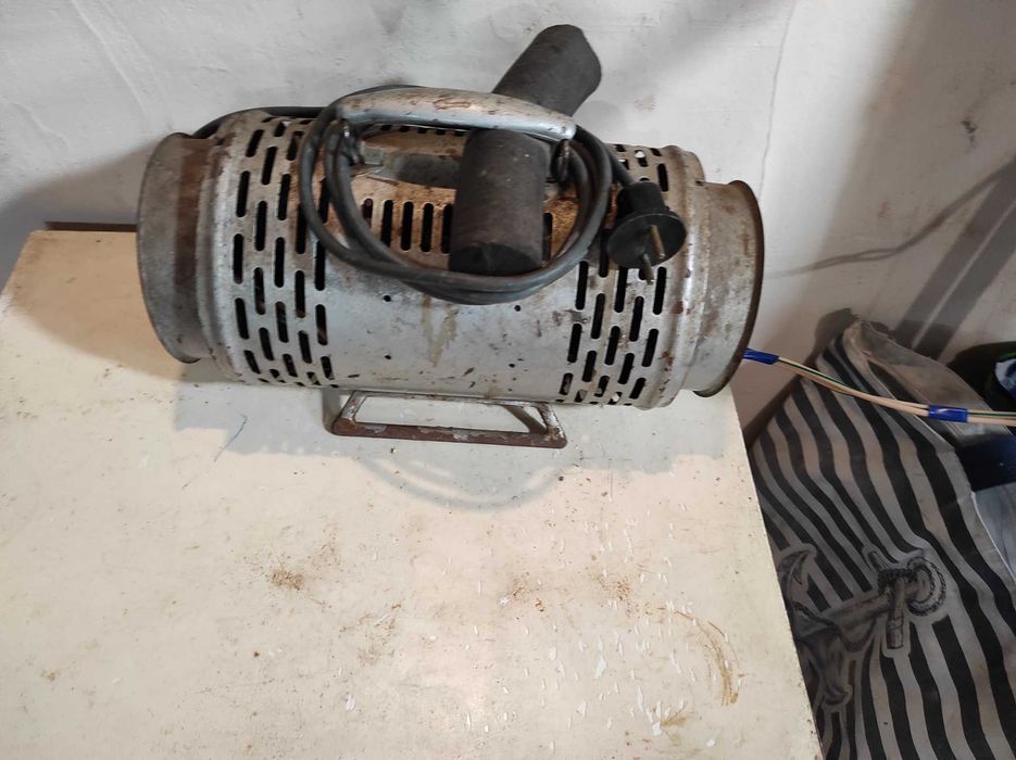 Продам зарядное устройство,