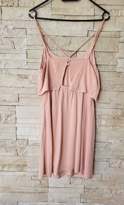 krótka sukienka na ramiączkach Even & Odd