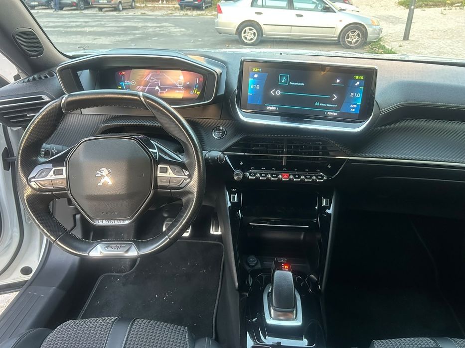 Peugeot e-2008 GT