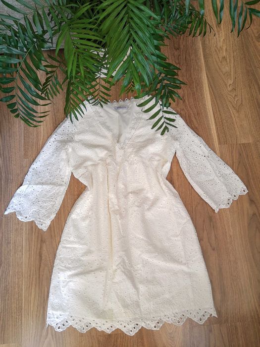 Biała bawełniana sukienka Misslook M wyszywana haftowana