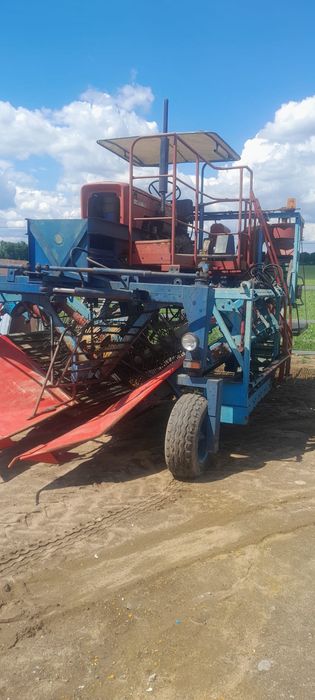 Kombajn porzeczkowy KPS 3
