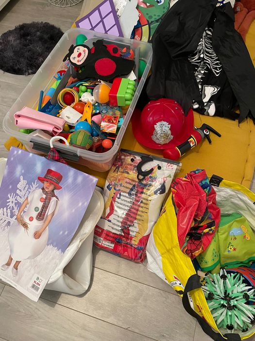 Fantasias,brinquedos,livros ,jogos,etc