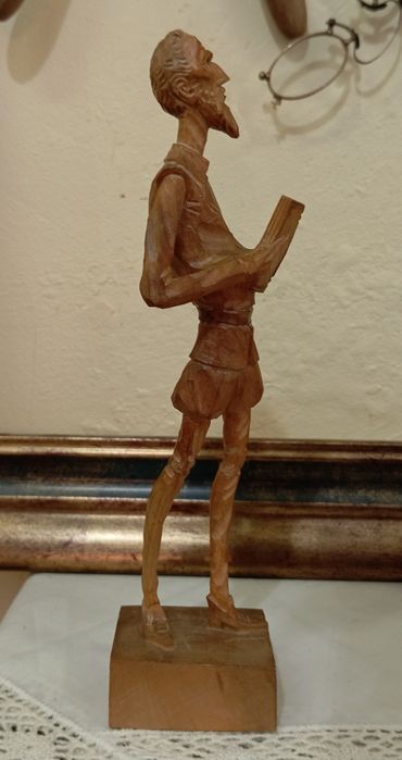 Escultura de madeira de Don Quixote, uma peça vintage e  artesanal.