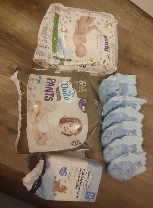 Zestaw: pampersy do wody, pantsy, podkłady