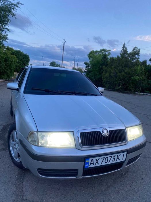 Продам терміново Skoda Octavia 2003 рік