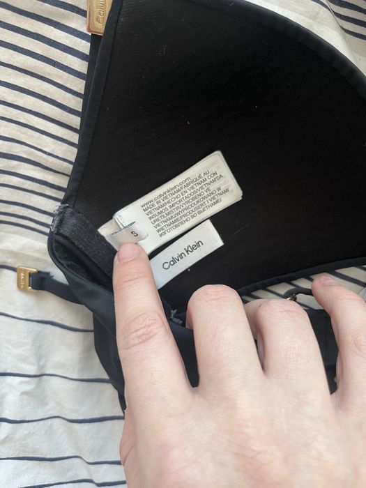 Czarny strój kąpielowy dwuczęściowy komplet Calvin Klein logo góra dół