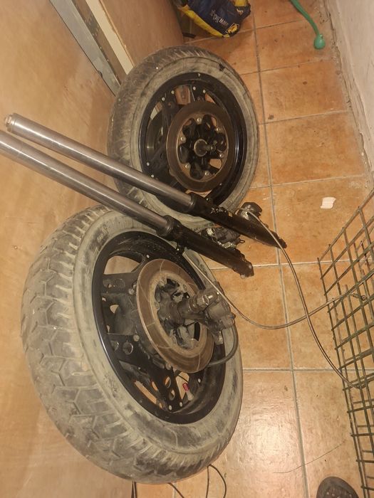 HONDA VF1000F Jantes  rodas travagem forqueta suspensão