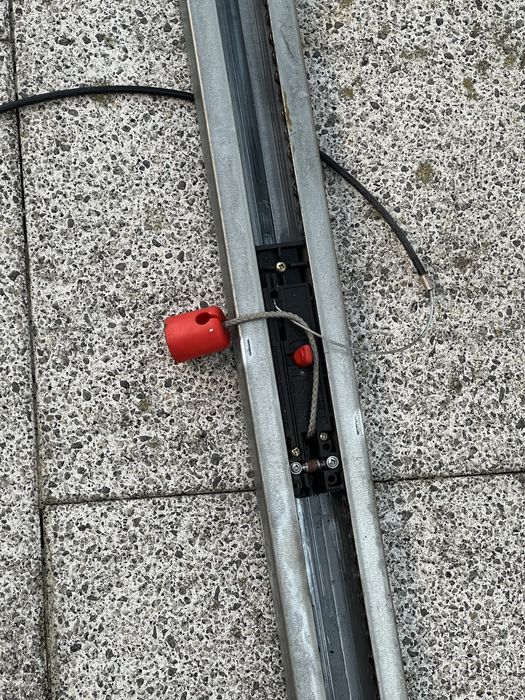 Motor de portão de garagem Marantec com a placa fundida