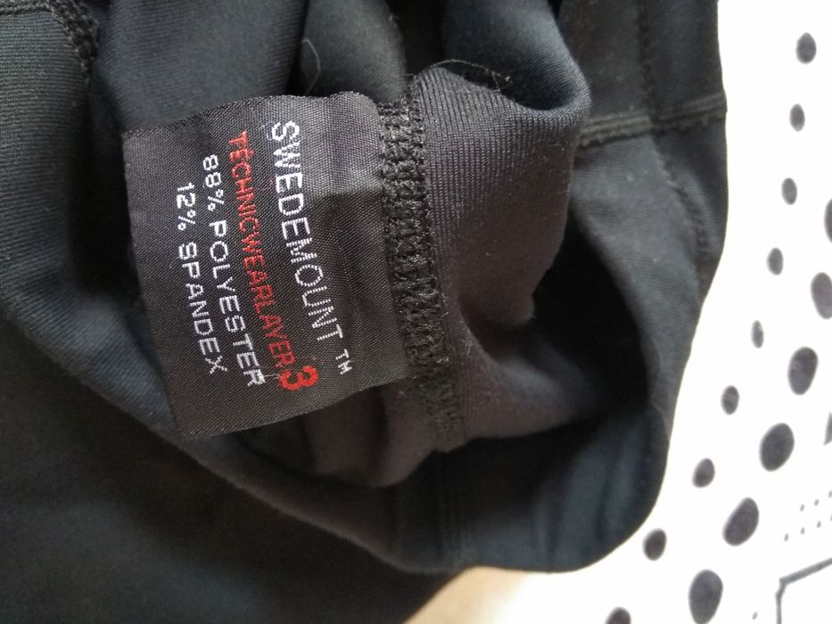 Czarne legginsy sportowe 122 Swedemount