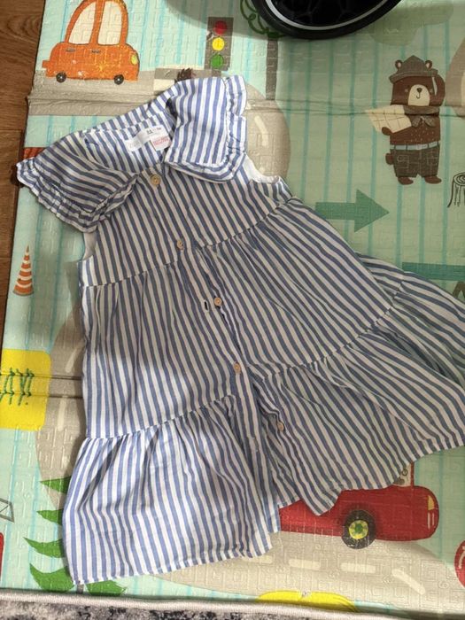 Сукня на дівчинку фірми Zara