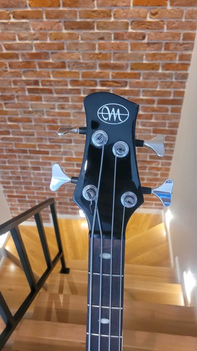 gitara basowa Mayones