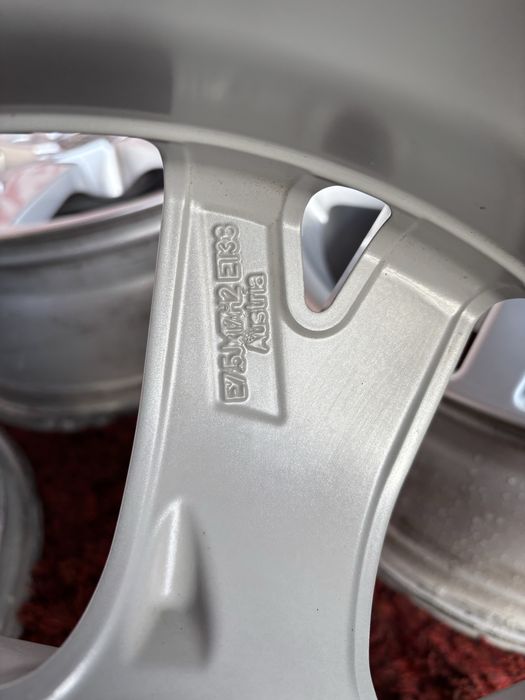 Original Audi a4 a6 Q3 Q5 a5 Volkswagen Skoda R17 5x112