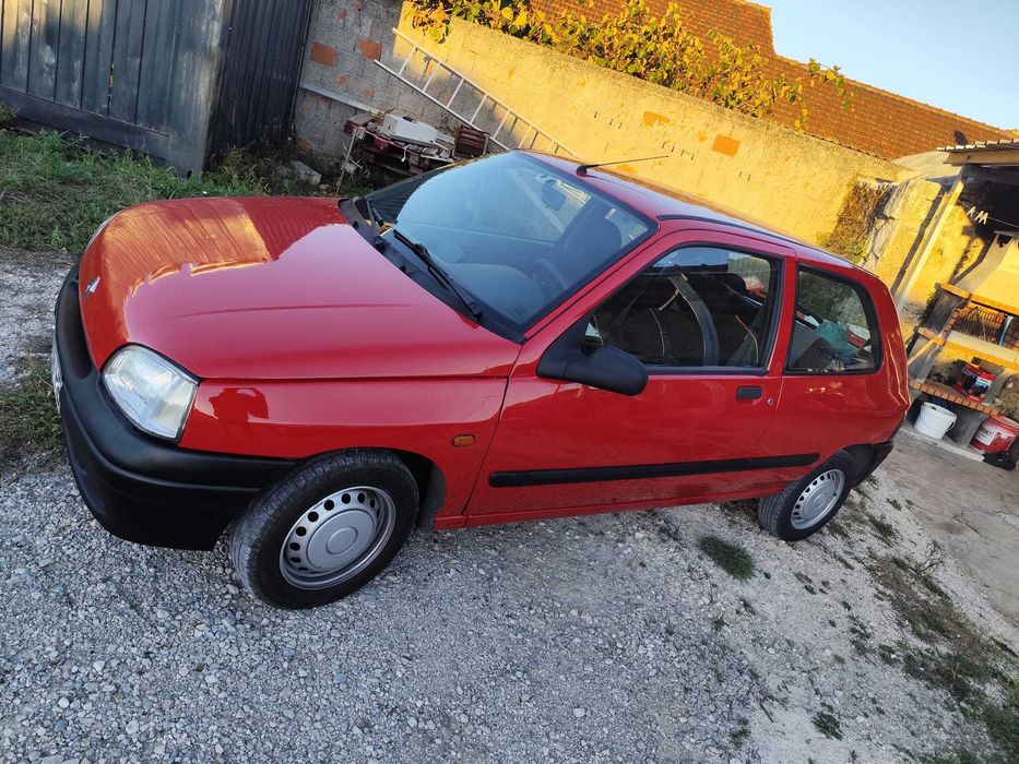 Venda de carro Clio 96