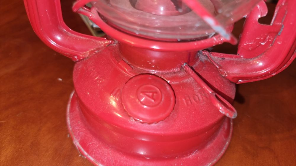 Lanterna Dietz Nº7 – vermelha – 30 cm – modelo cold blast