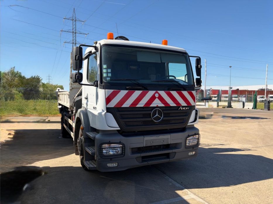 MERCEDES AXOR 19Ton 290cv Caixa Tri-Basculante c/ Grua e Radiocomando ###OPORTUNIDADE###
