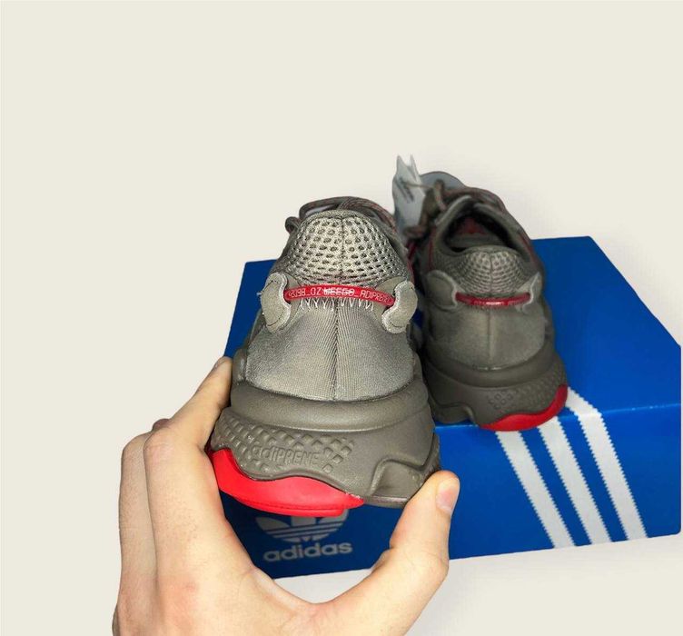 Кросівки Adidas жіночі Ozweego J сірі